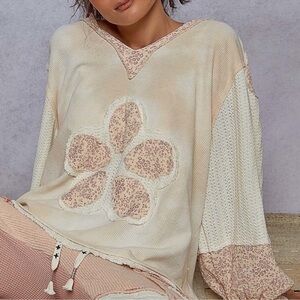 New: POL Flower Patch Boho Mixed Media Balloon Sleeve Hooded Top• Medium